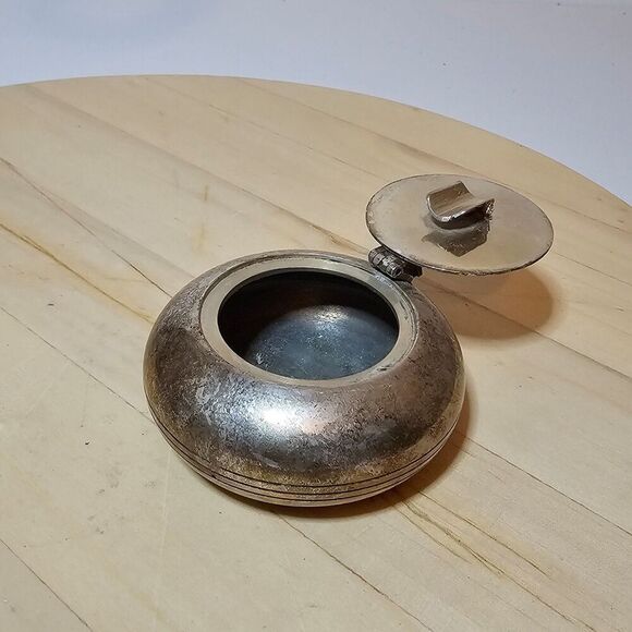 Vinage Silver Plate Pocket/Compact Round Ashtray With Hinged Lid Cigar Holder - Picture 2 of 9